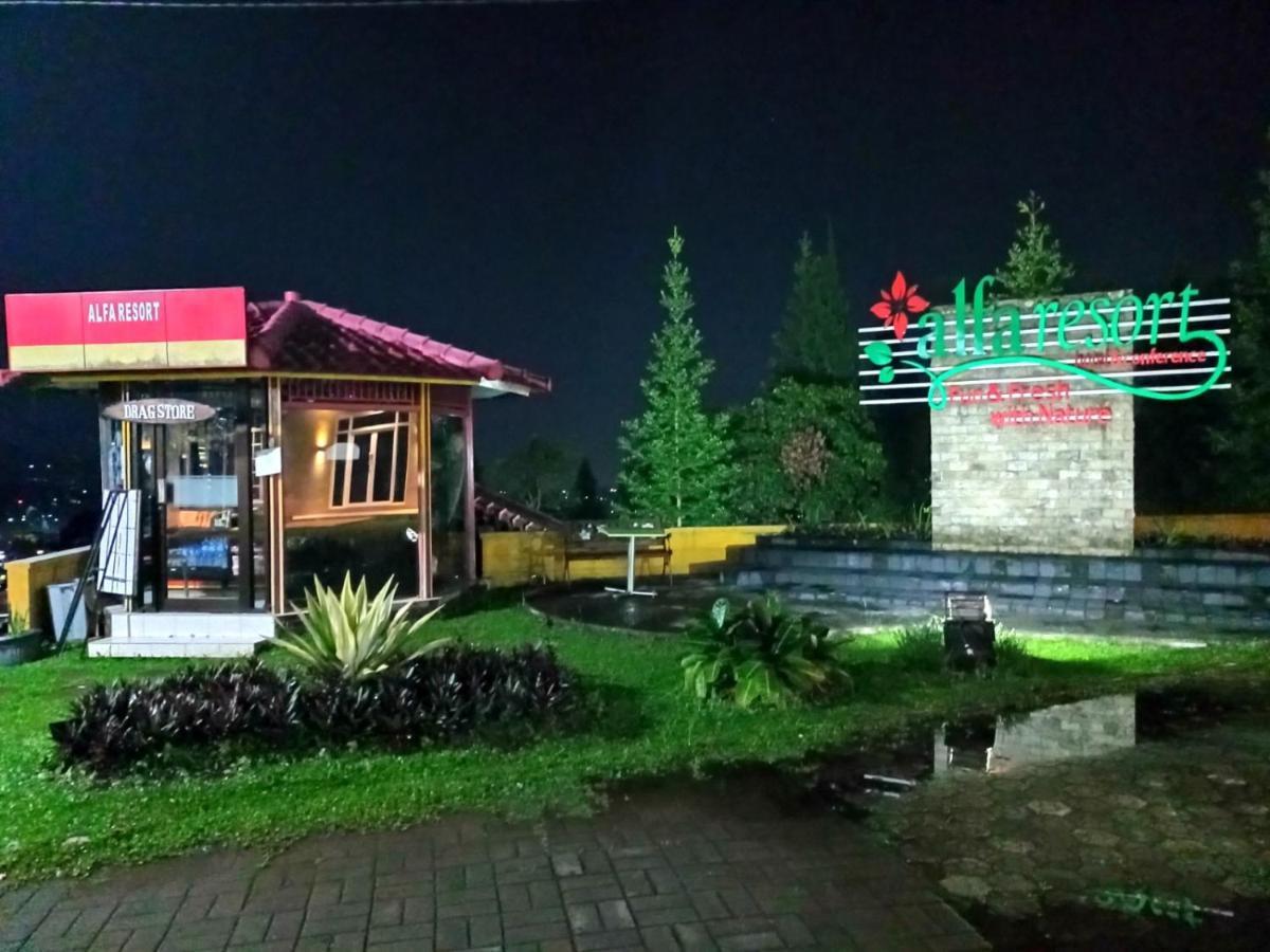 Alfa Resort Hotel And Conference Puncak Extérieur photo