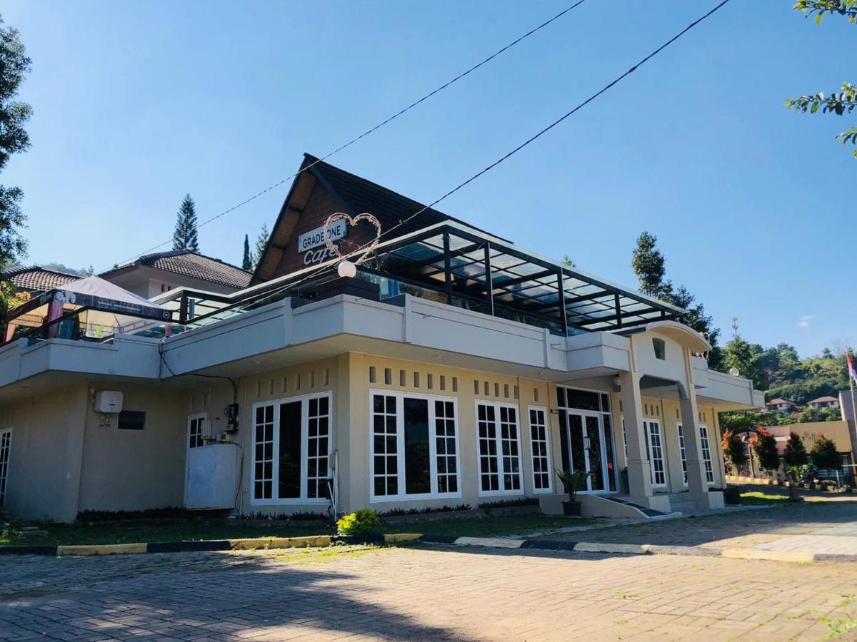 Alfa Resort Hotel And Conference Puncak Extérieur photo