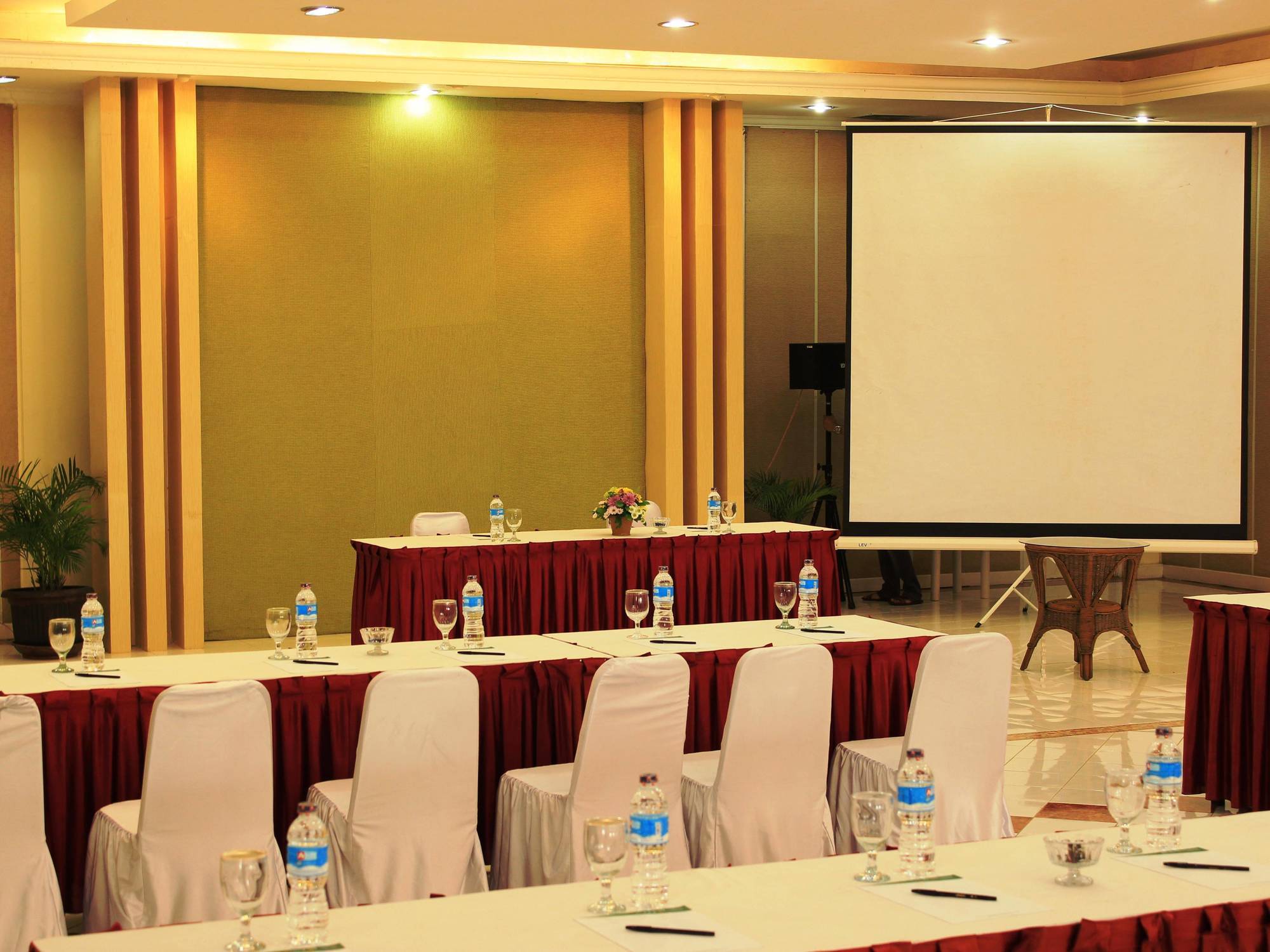 Alfa Resort Hotel And Conference Puncak Extérieur photo